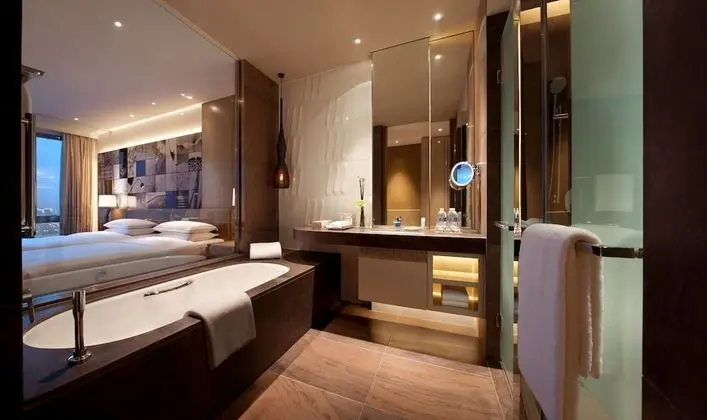 Club Oda, 1 En Büyük (King) Boy Yatak, Göl Manzaralı