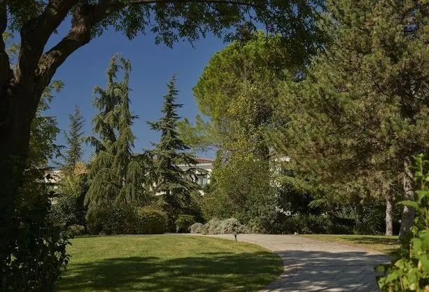 Oda, 2 Tek Kişilik Yatak