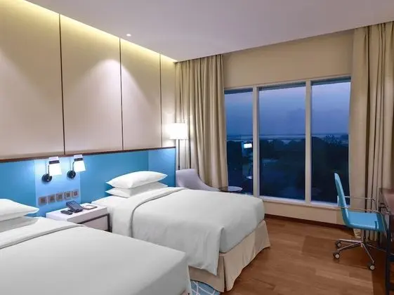 Oda, 2 Tek Kişilik Yatak, Havuz Manzaralı