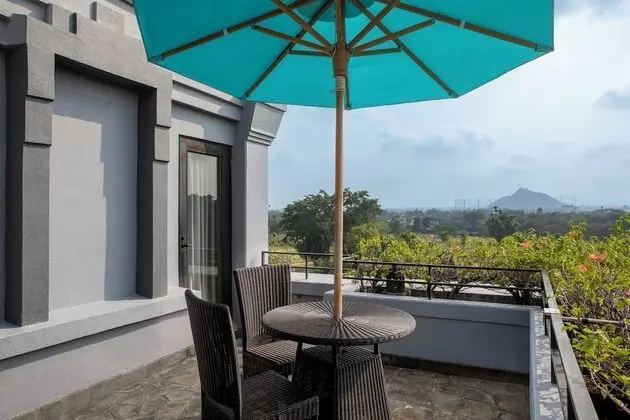 Deluxe Oda, 1 En Büyük (King) Boy Yatak