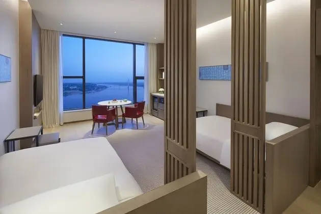 Oda, 2 Tek Kişilik Yatak, Şehir Manzaralı