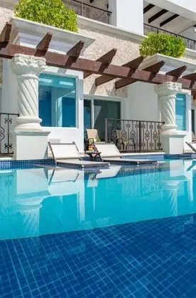 Ocean View Swim Up Suite King