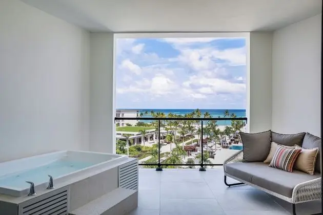 Club Ocean View One Bedroom Grand Master Suite