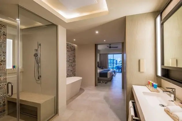 Club Ocean View One Bedroom Grand Master Suite
