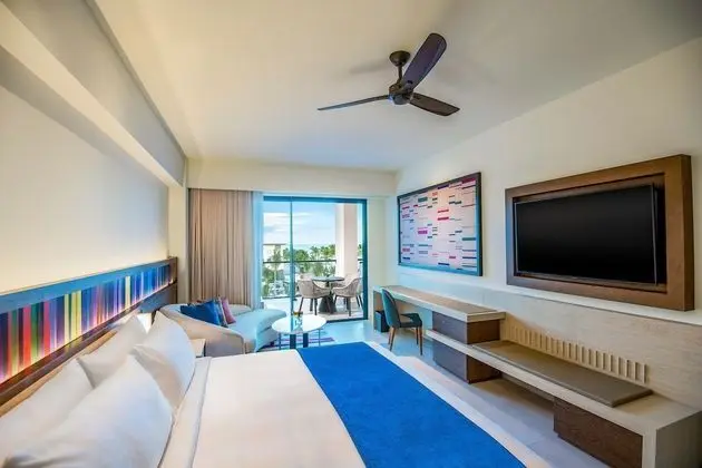 Club One Bedroom Master Suite