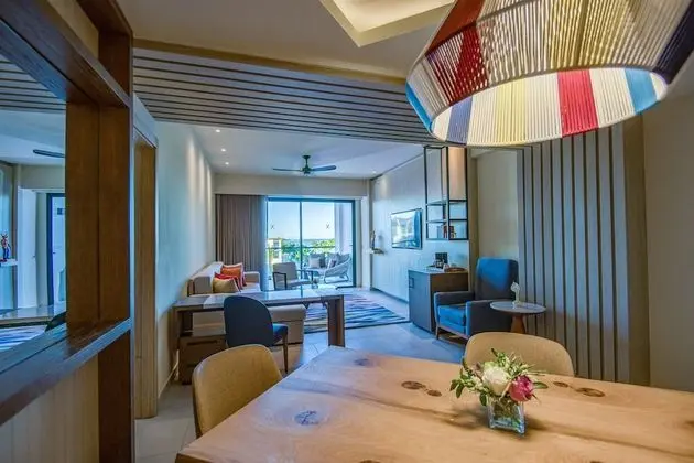Club One Bedroom Master Suite