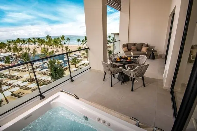 Club One Bedroom Master Suite