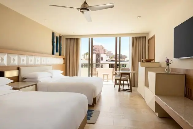 Tek Büyük Yataklı Oda, Resort Manzaralı