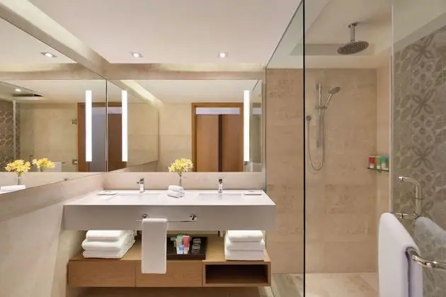 Tek Büyük Yataklı Oda, Resort Manzaralı