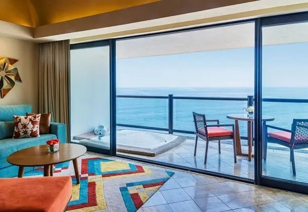 Club Ocean Front Hot Tub Double