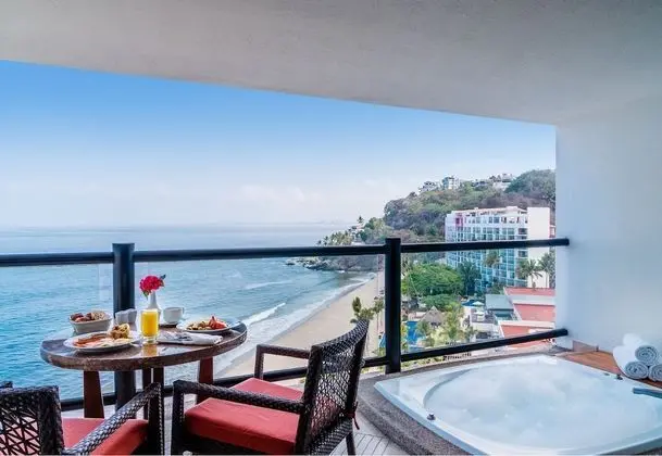 Club Ocean Front Hot Tub King