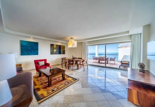 One Bedroom Plunge Pool Suite King