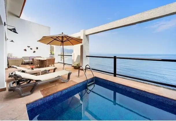 One Bedroom Plunge Pool Suite King