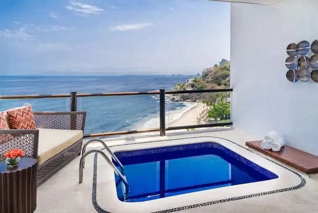 One Bedroom Plunge Pool Suite King