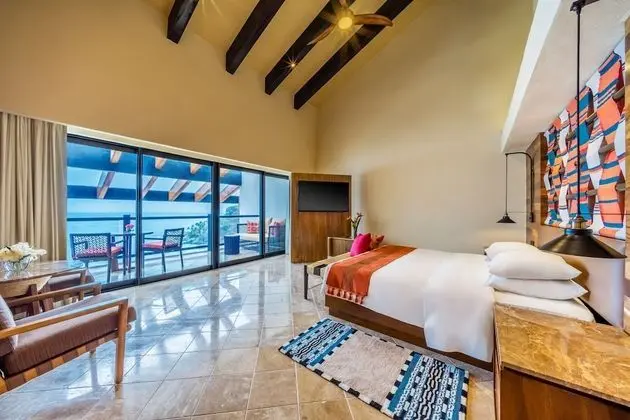 One Bedroom Plunge Pool Suite King