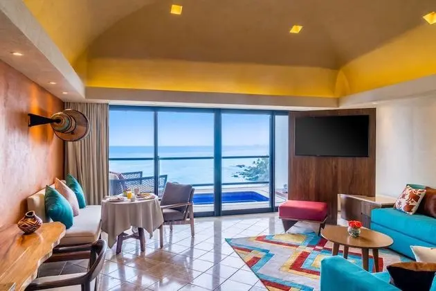 One Bedroom Plunge Pool Suite King