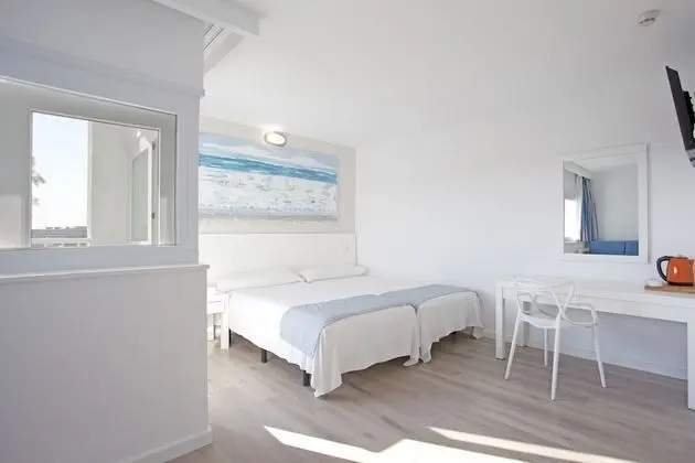 Family Tek Büyük Yataklı Oda, Balkon, Deniz Manzaralı