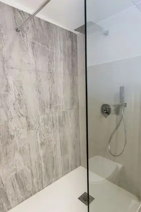 Üç Kişilik Oda, Banyolu/Duşlu