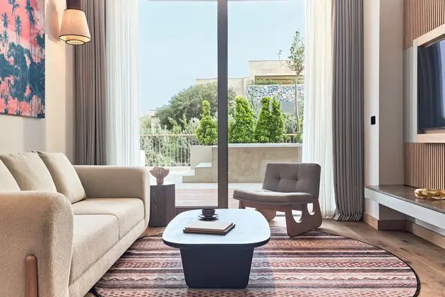https://images.etstur.com/imgproxy/resize/2560x1440/files/images/hotelImages/etsrooms/515386/Hyde_Bodrum_Adult_Only__16_20250311143805_2.jpg