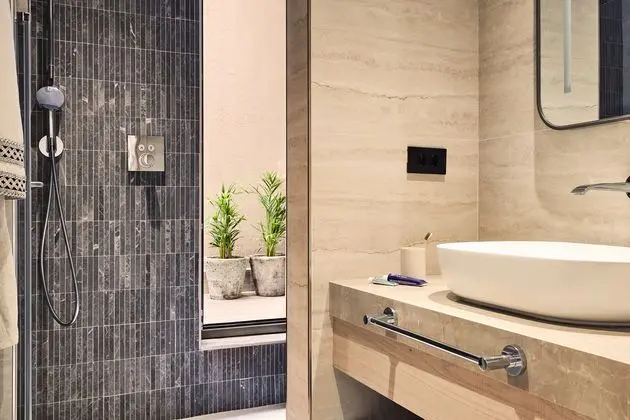 https://images.etstur.com/imgproxy/resize/2560x1440/files/images/hotelImages/etsrooms/515386/Hyde_Bodrum_Adult_Only__16_20250311144353_1.jpg