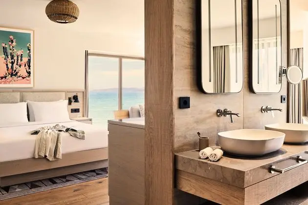 https://images.etstur.com/imgproxy/resize/2560x1440/files/images/hotelImages/etsrooms/515386/Hyde_Bodrum_Adult_Only__16_20250311144353_6.jpg