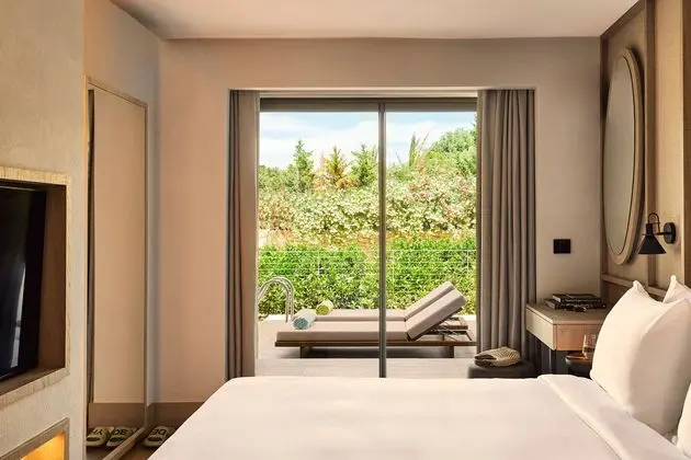 https://images.etstur.com/imgproxy/resize/2560x1440/files/images/hotelImages/etsrooms/515386/Hyde_Bodrum_Adult_Only__16_20250311144353_8.jpg