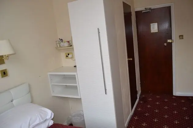 Tek Büyük Yataklı Oda