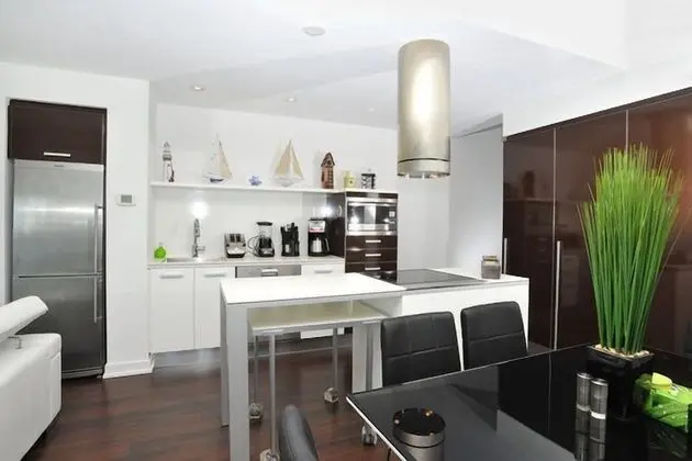 Daire (Panoramic Waterfront Luxury Condo)