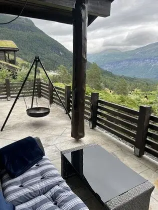 Dağ Evi, Birden Çok Yatak, Sigara İçilmez, Dağ Manzaralı