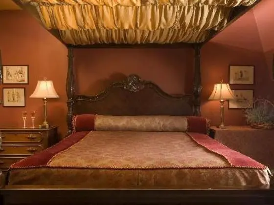 Standard Tek Büyük Yataklı Oda, Banyolu/Duşlu (01 Chesterfield Suite)