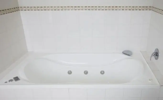 Stüdyo, Sıcak Su Küveti