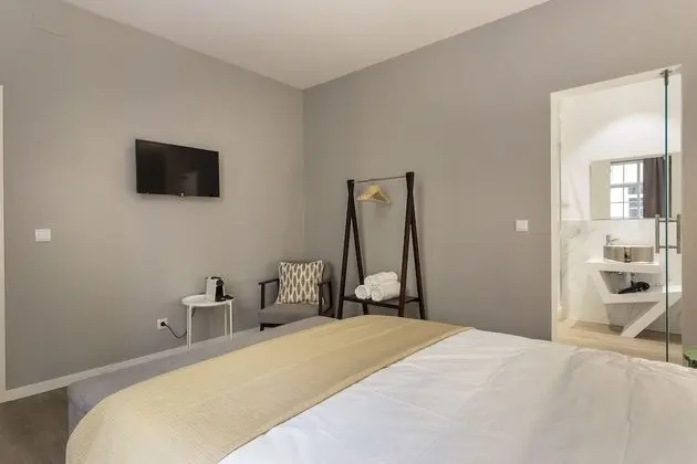 Superior Cozy Neighborhood Room