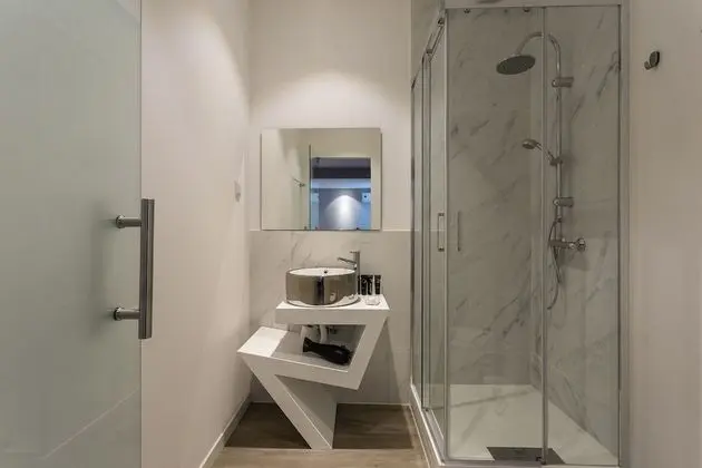 Superior Cozy Neighborhood Room