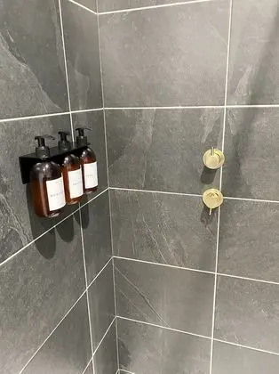 Kulübe, Engellilere Uygun, Banyolu/Duşlu (Furesø)