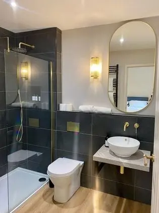 Kulübe, Engellilere Uygun, Banyolu/Duşlu (Mossø)