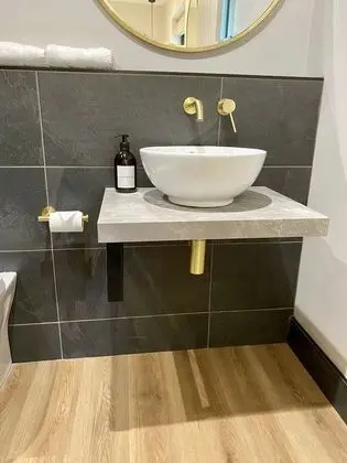 Kulübe, Engellilere Uygun, Banyolu/Duşlu (Mossø)