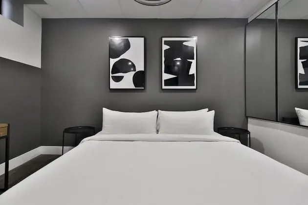 Luxury Oda