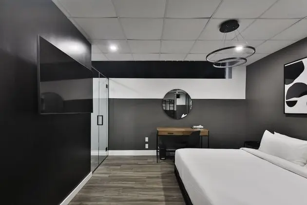 Luxury Oda