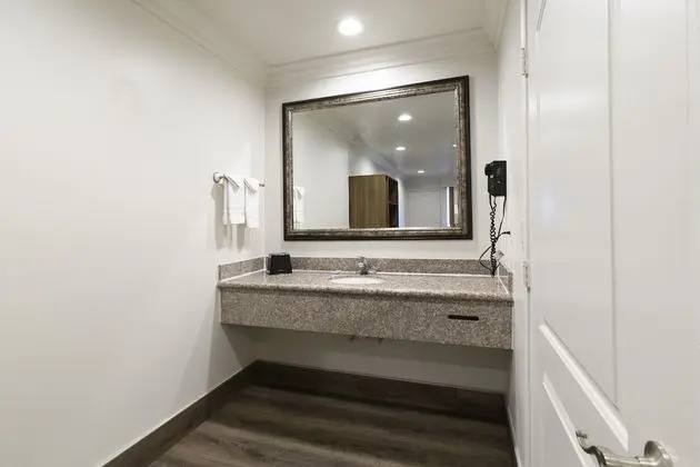 Standard Tek Büyük Yataklı Oda, 2 Büyük (Queen) Boy Yatak, Sigara İçilmez, Buzdolabı ve Mikrodalga