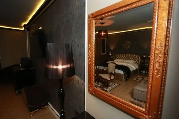 Deluxe King Suite