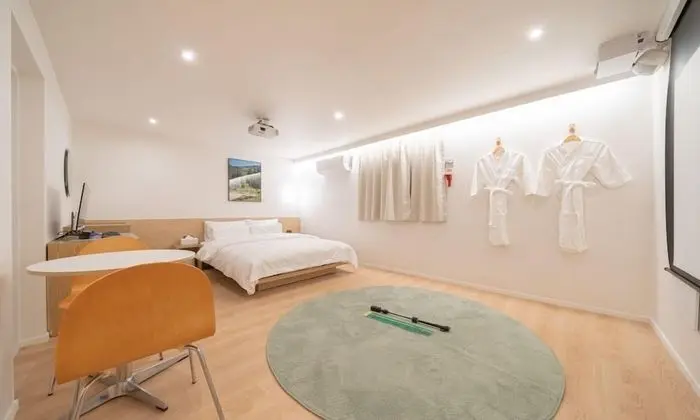 AANK Room (Run of House)