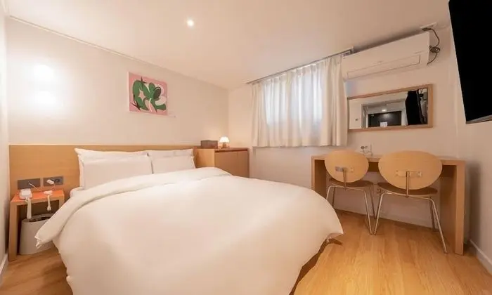 Standard Tek Büyük Yataklı Oda