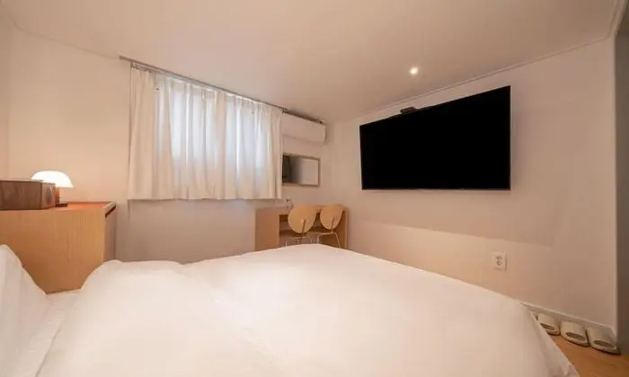 Standard Tek Büyük Yataklı Oda