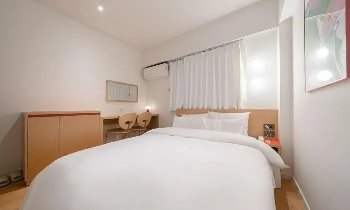 Standard Tek Büyük Yataklı Oda