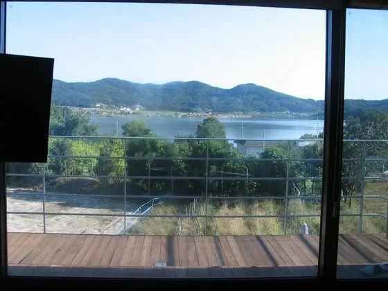 B3 Room - Lake view