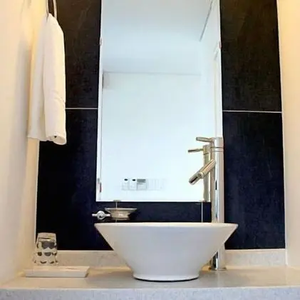 B3 Room - Lake view