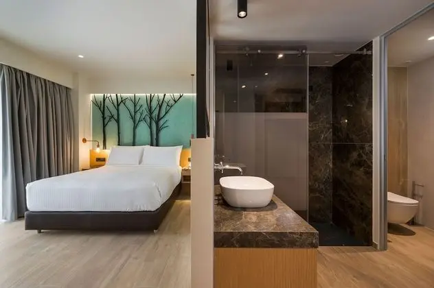City Triple Room (with single sofa bed)