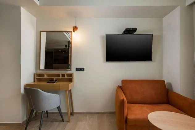 City Triple Room (with single sofa bed)