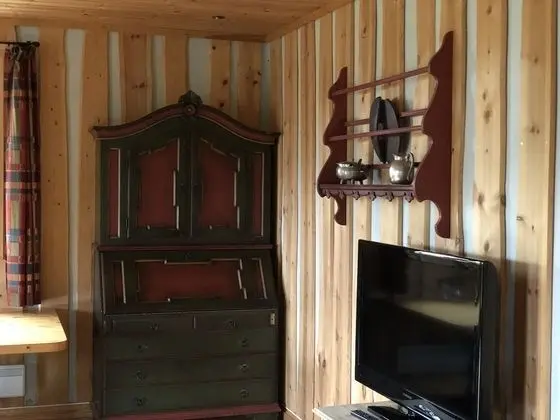 Basic Bungalov, 2 Yatak Odası (linen and towels not included)