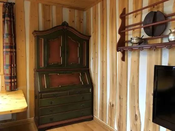 Basic Bungalov, 2 Yatak Odası (linen and towels not included)